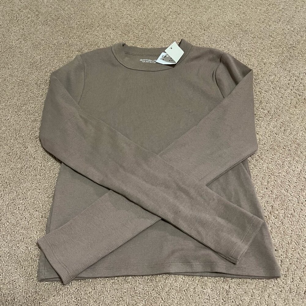 NWT Abercrombie Brown Long Sleeve Small
